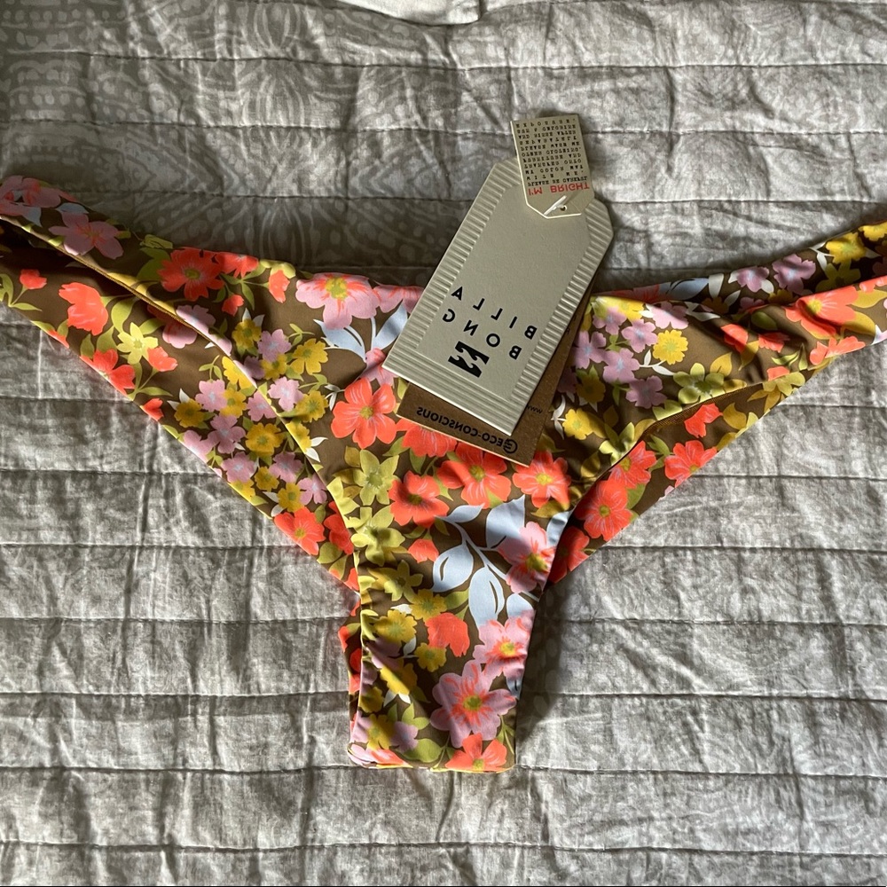 Billabong BRING ON THE BLISS, Tanga style bikini bottoms. BRAND NEW~Never worn.